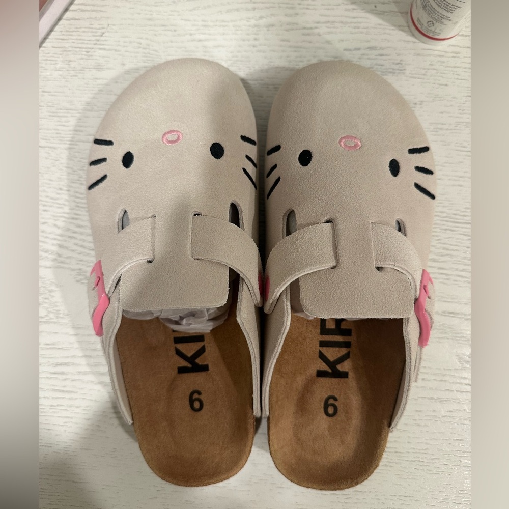 KIRA NY HELLO KITY BIRKENSTOCKS